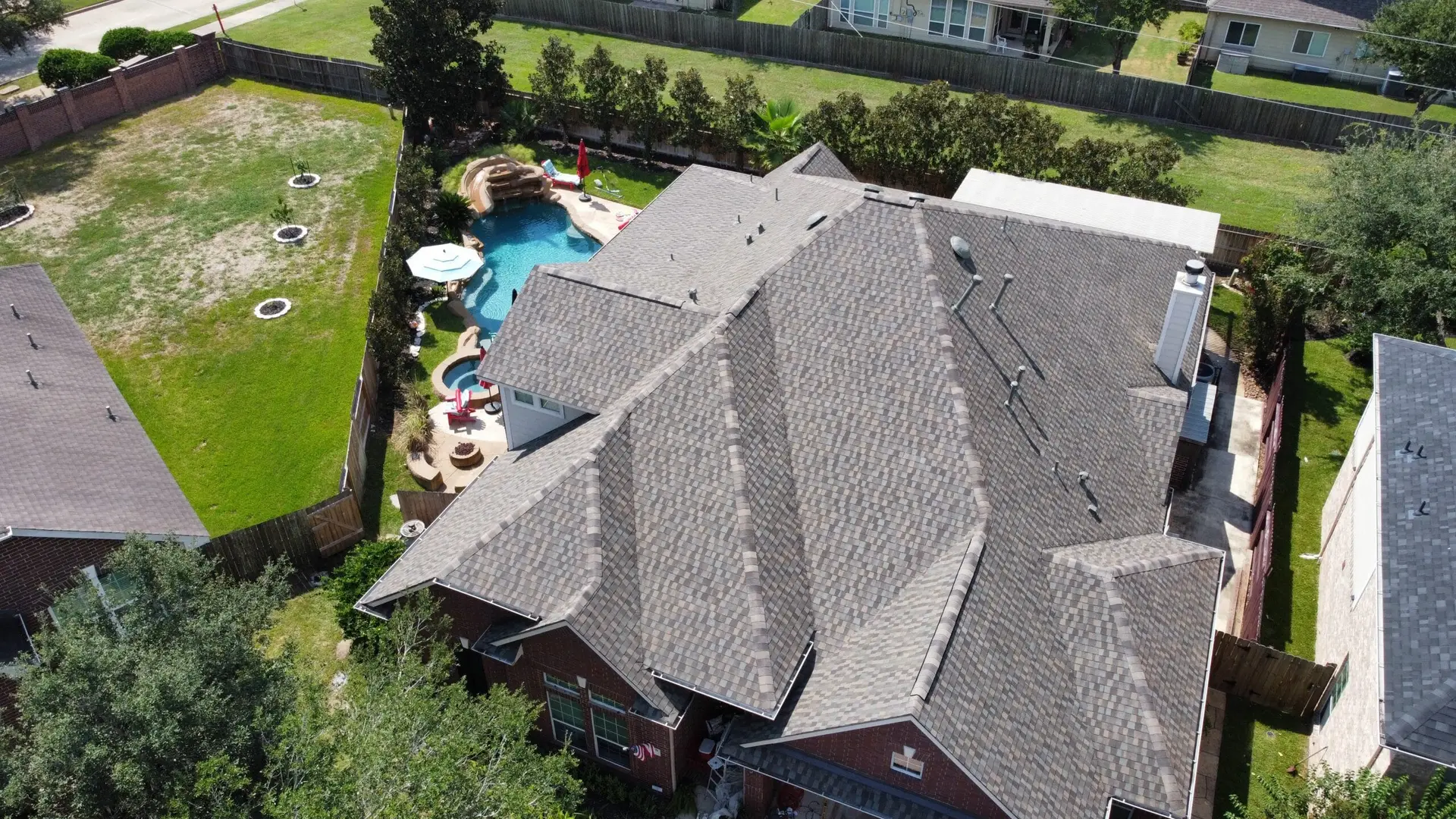 Aerial view of a completed Stilo roof in the Houston area